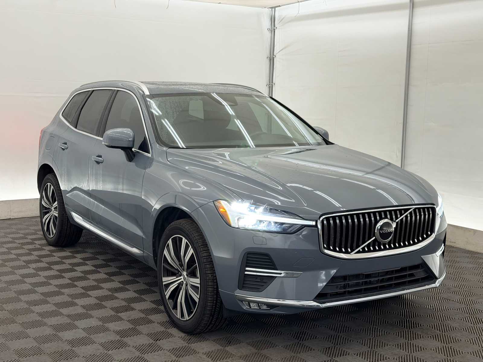 Thumbnail: 2022 Volvo XC60 - 8