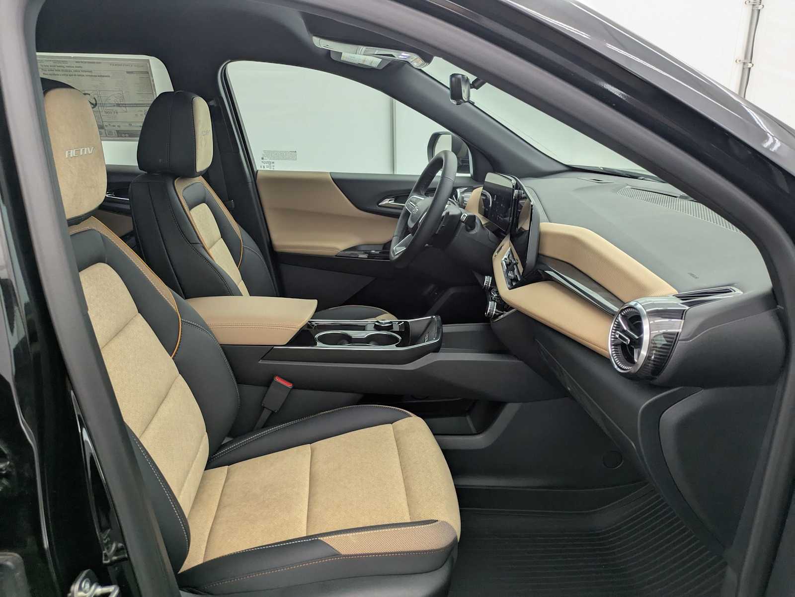 Thumbnail: 2026 Chevrolet Equinox - 21