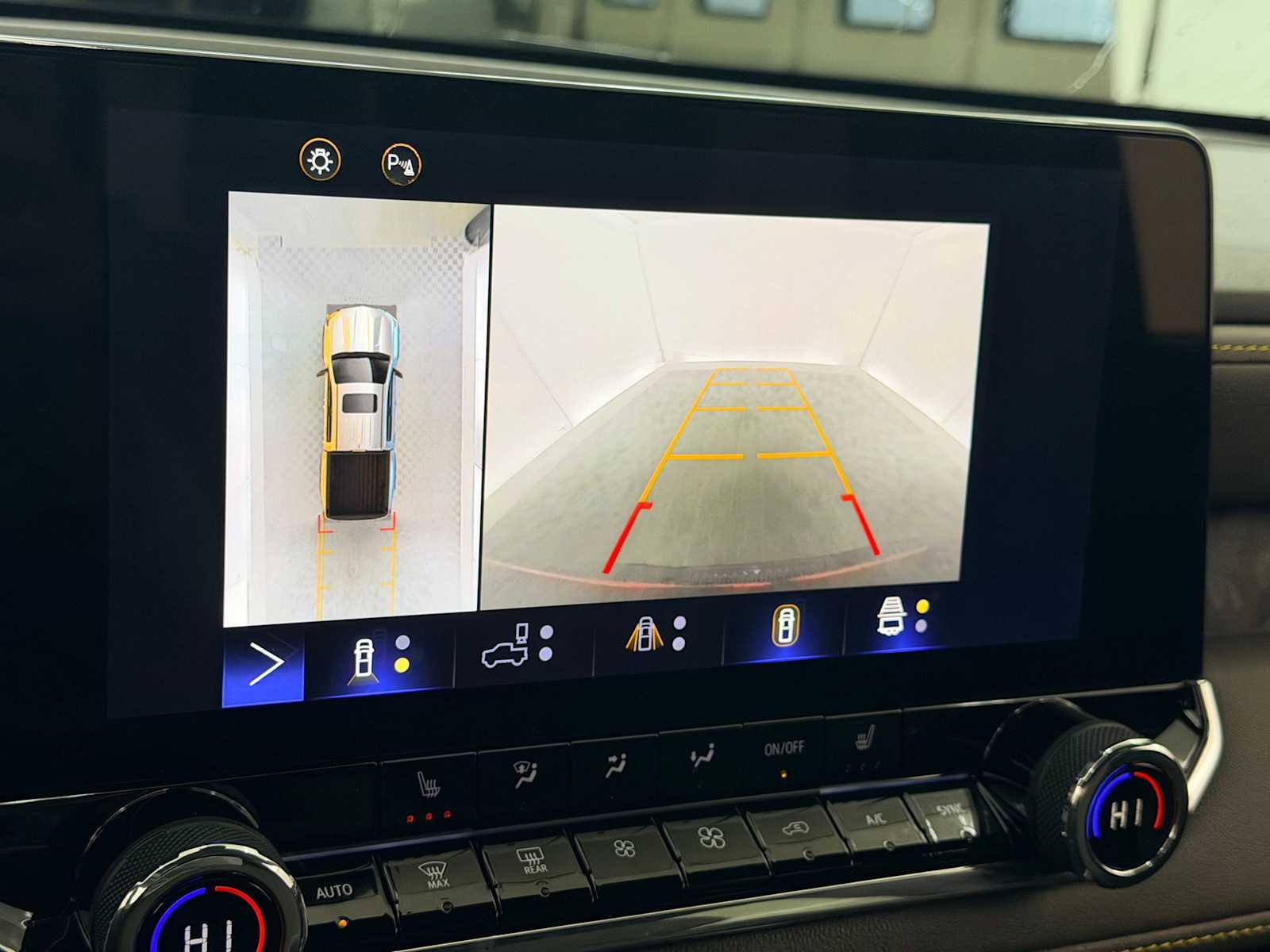 Thumbnail: 2024 Chevrolet Colorado - 28