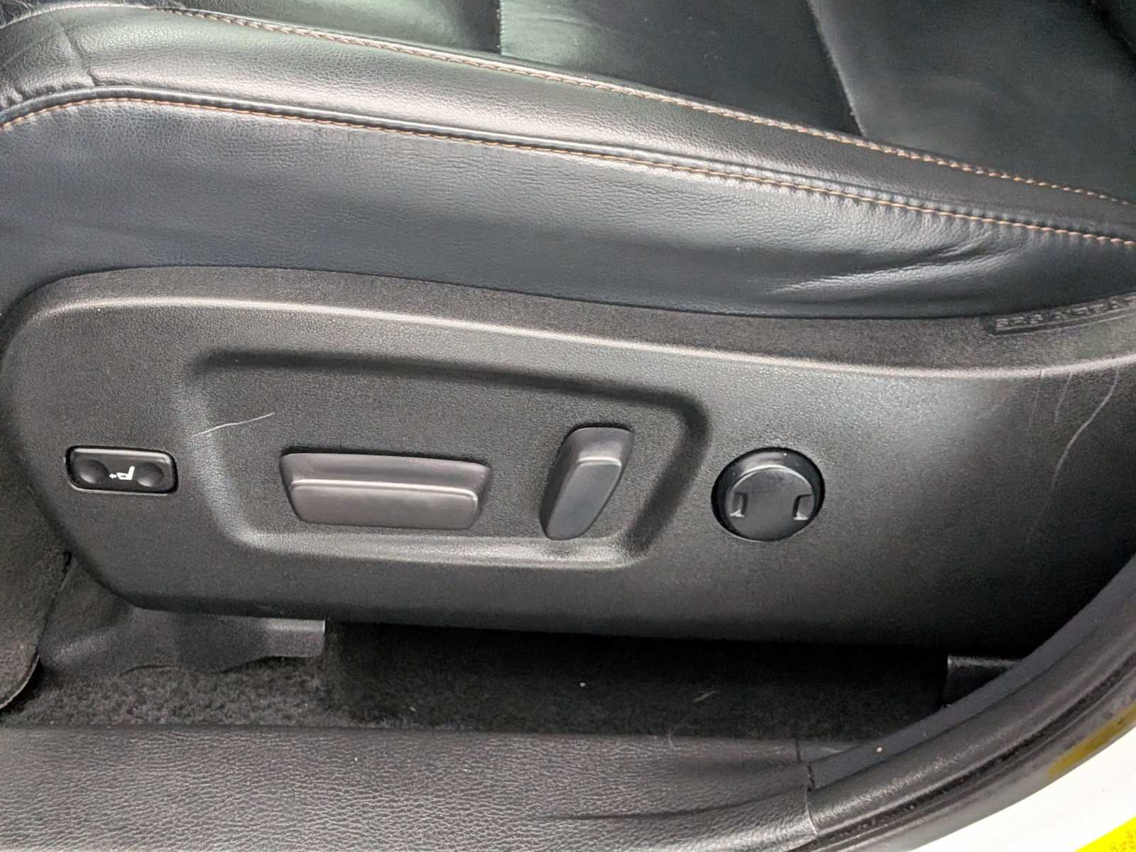 Thumbnail: 2019 Toyota Highlander - 18