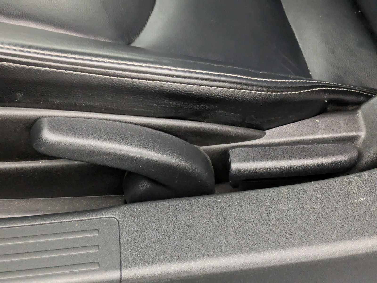 Thumbnail: 2011 Mazda MX-5 Miata - 15