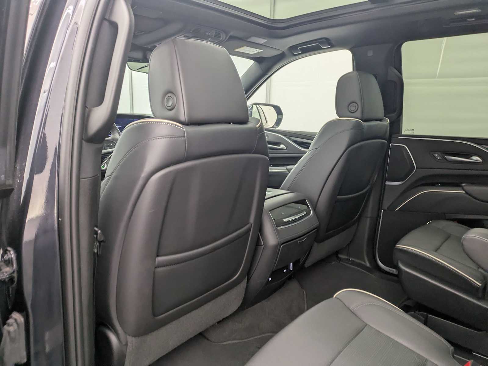 Thumbnail: 2023 Cadillac Escalade - 18