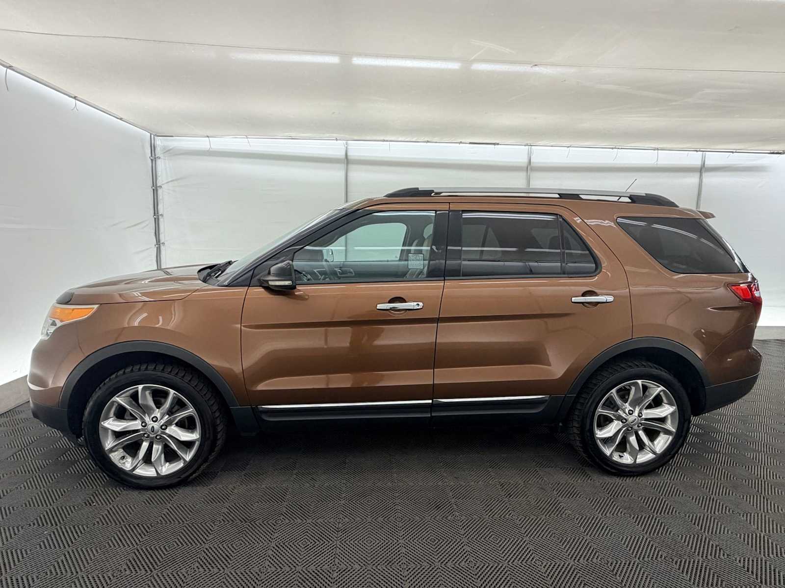 Thumbnail: 2012 Ford Explorer - 3