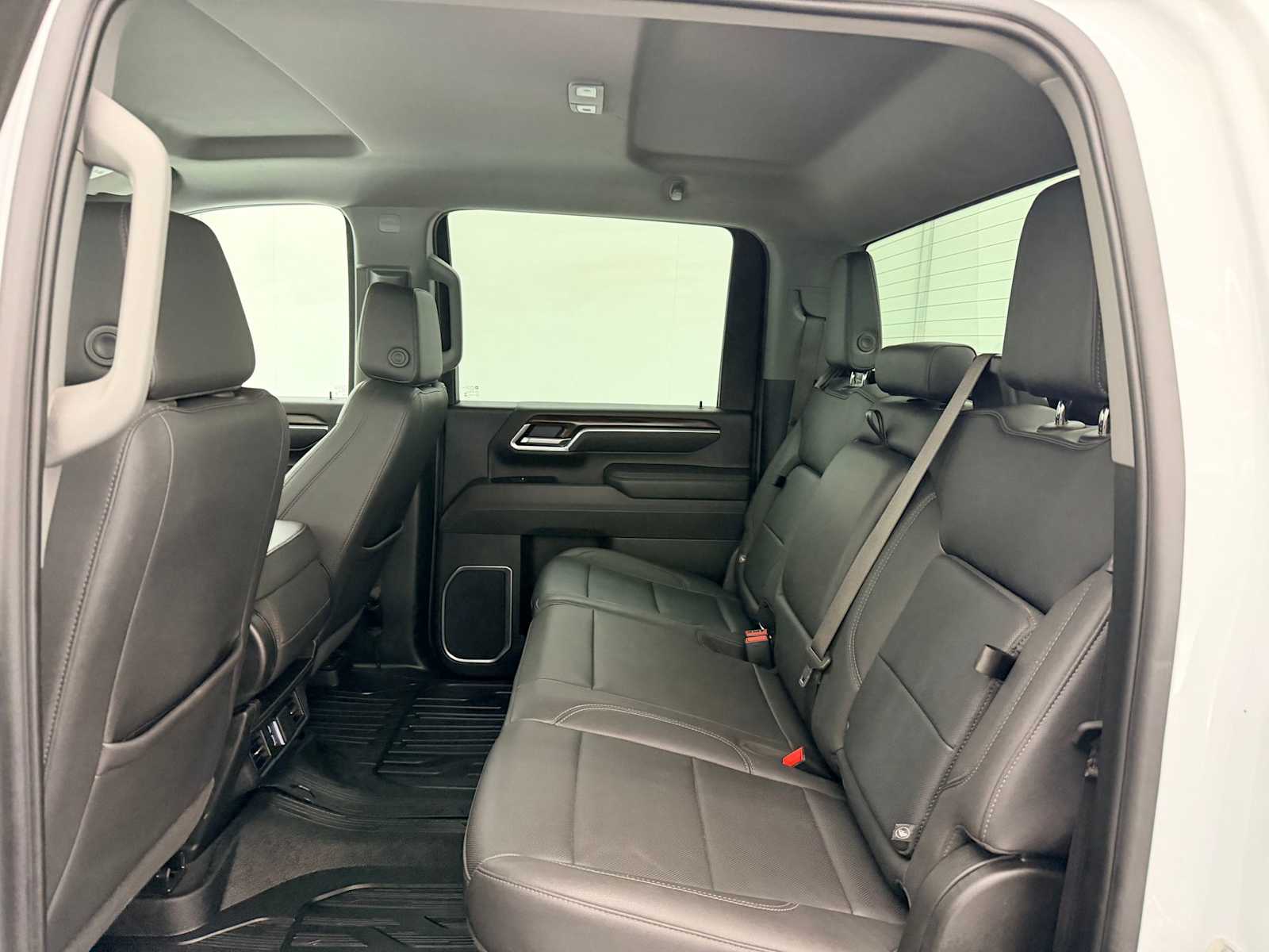 Thumbnail: 2025 GMC Sierra 3500 - 22