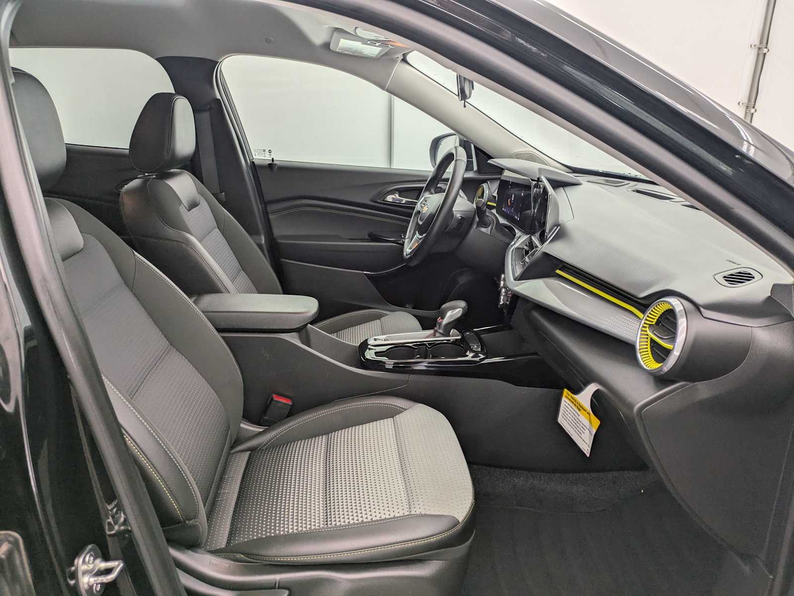 Thumbnail: 2024 Chevrolet Trax - 22