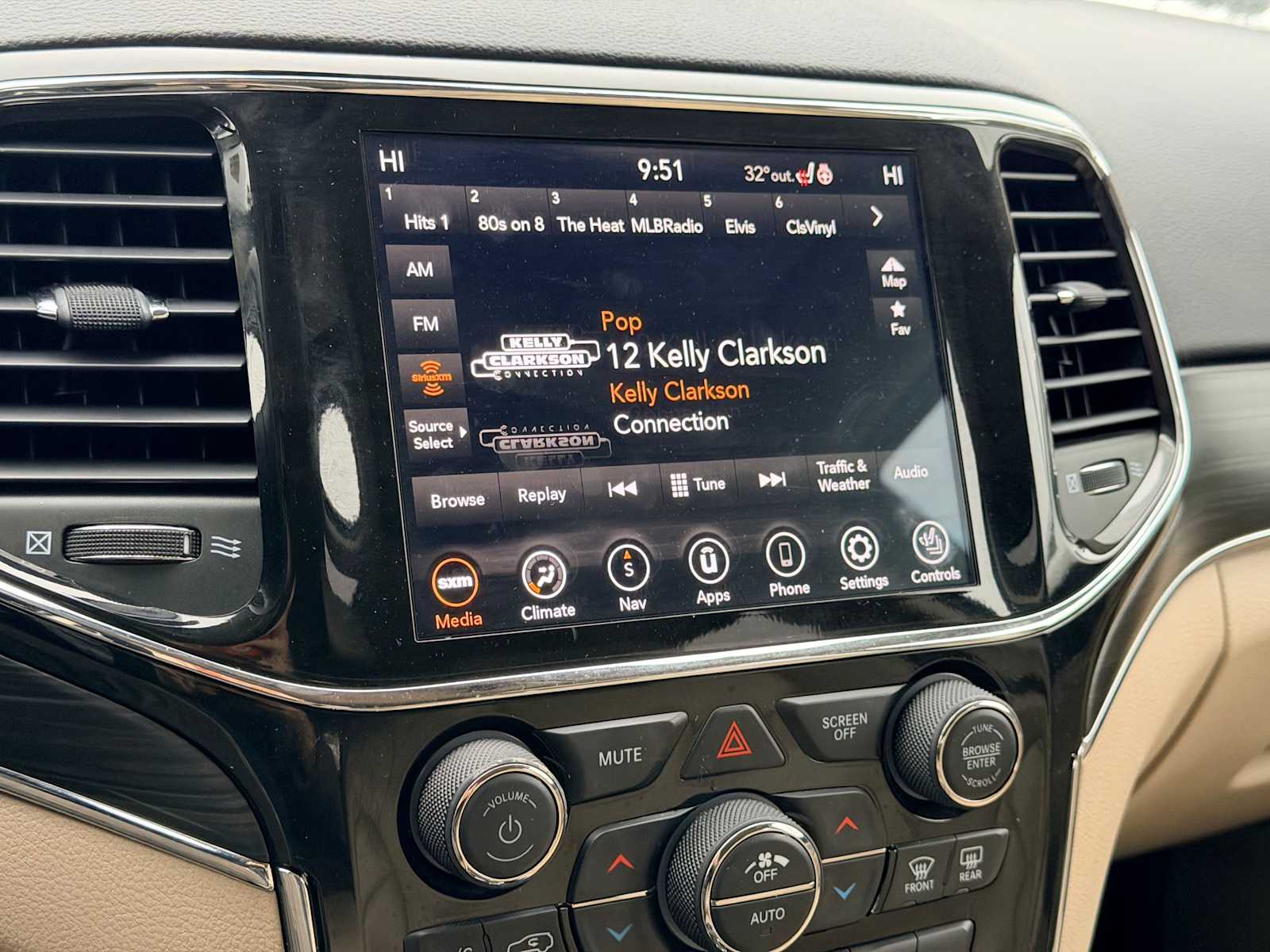 Thumbnail: 2021 Jeep Grand Cherokee - 31