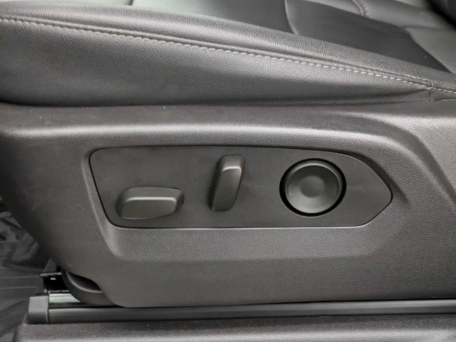 Thumbnail: 2024 Chevrolet Silverado 1500 - 18