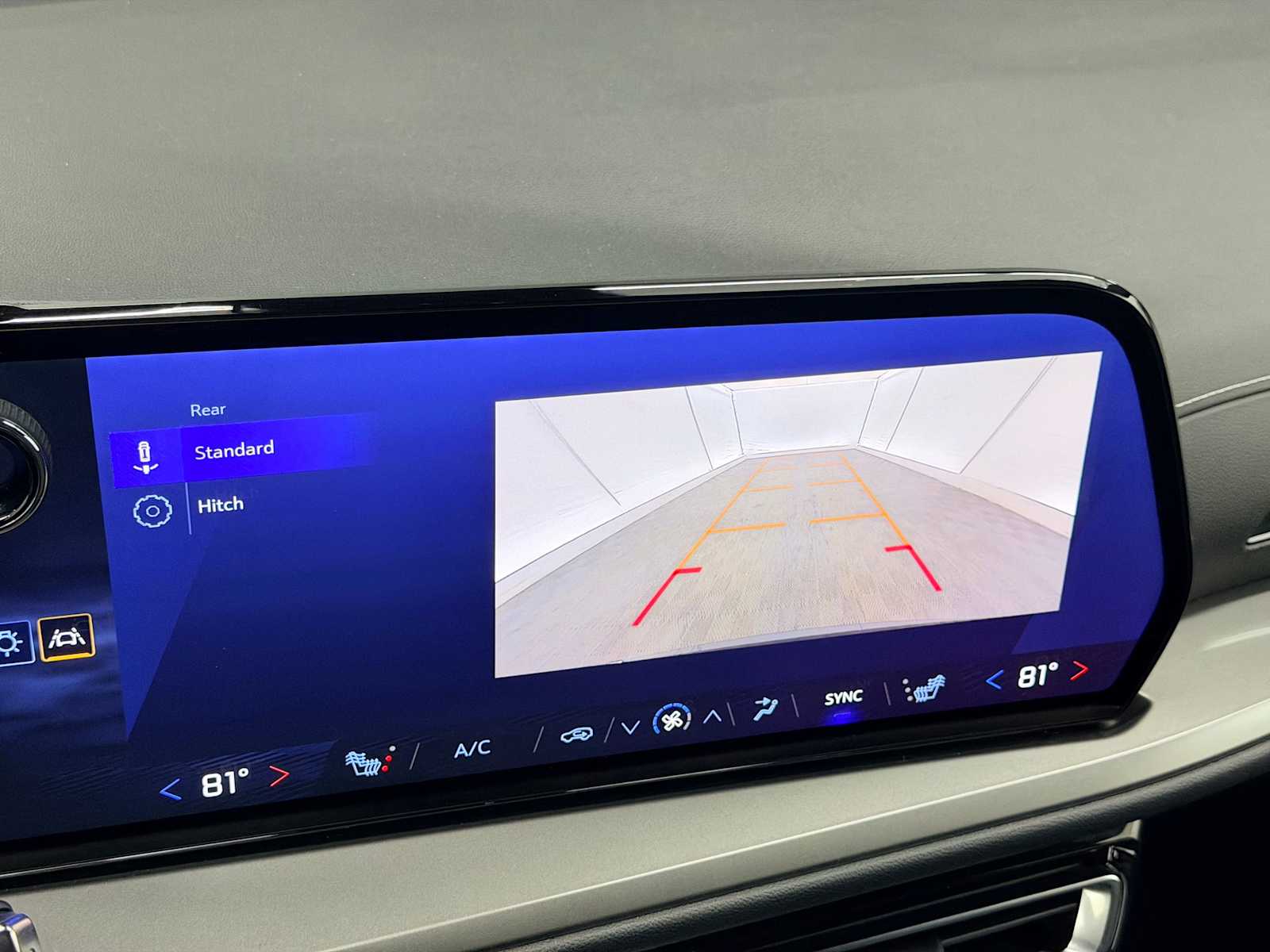 Thumbnail: 2025 Chevrolet Traverse - 27