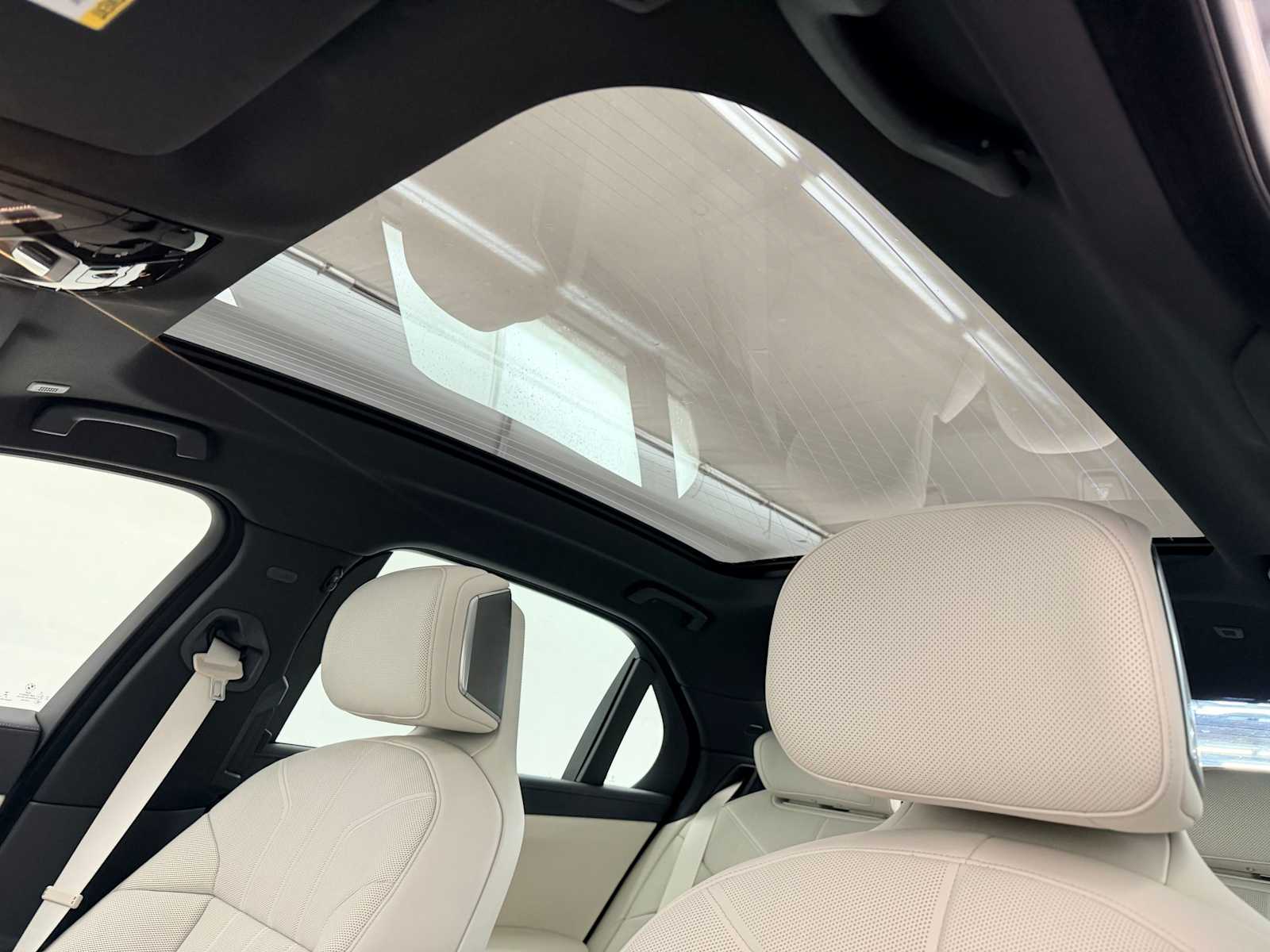 Thumbnail: 2024 BMW i7 - 19