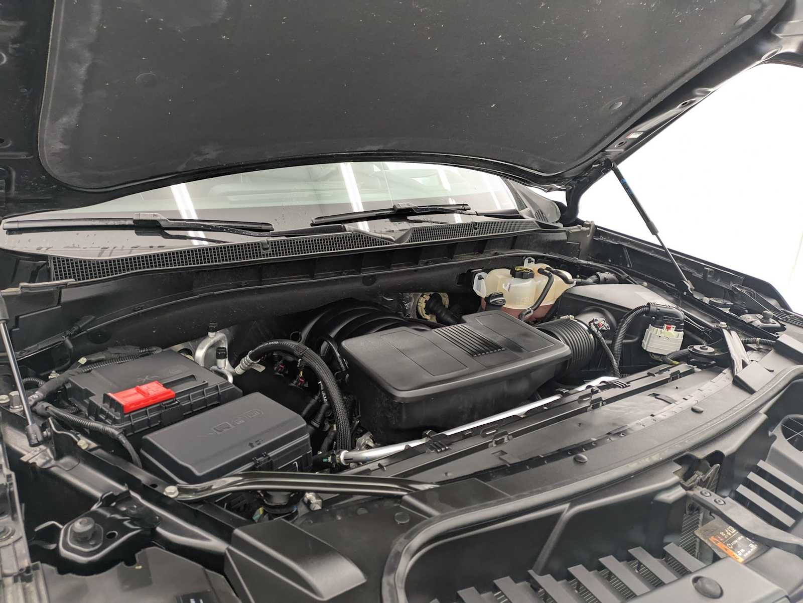 Thumbnail: 2025 Chevrolet Tahoe - 15