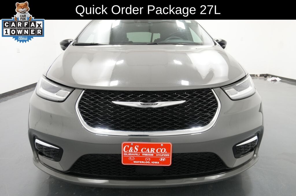 Used 2025 Chrysler Pacifica Select Van Passenger Van