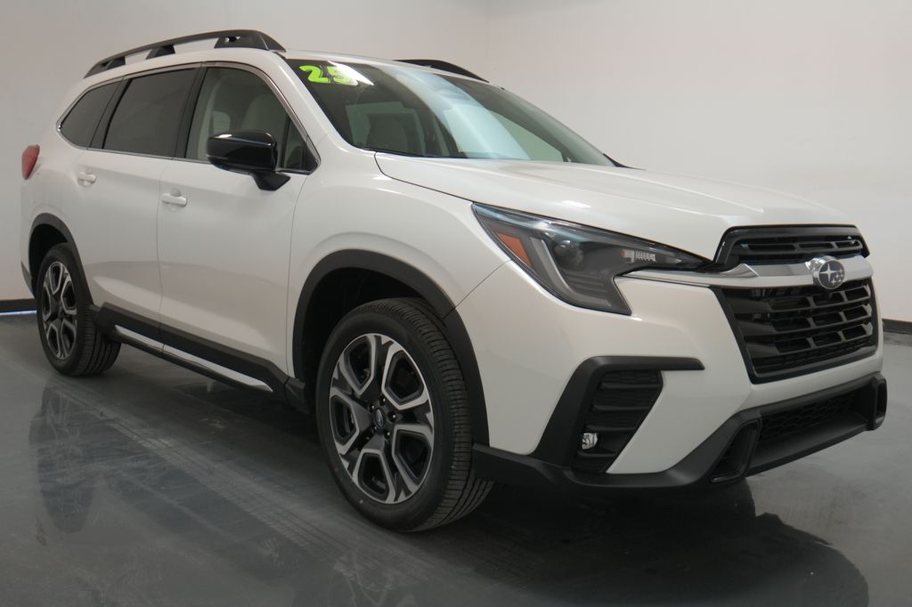 2025 Subaru Ascent Limited's photo
