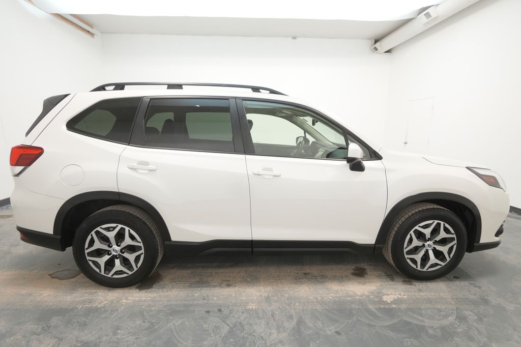 2024 Subaru Forester Premium - Photo 10