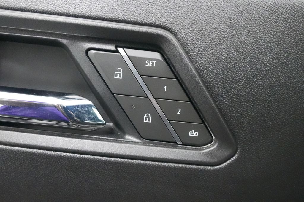 2025 Chevrolet Colorado Z71 - Photo 17