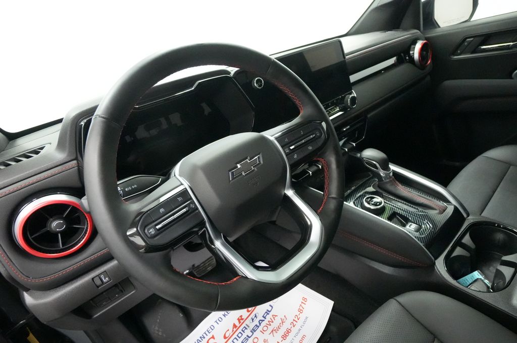 2025 Chevrolet Colorado Z71 - Photo 14