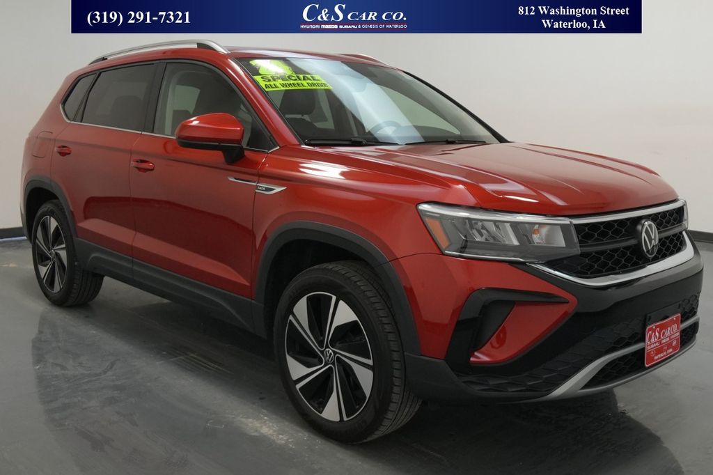 2024 Volkswagen Taos SE's photo