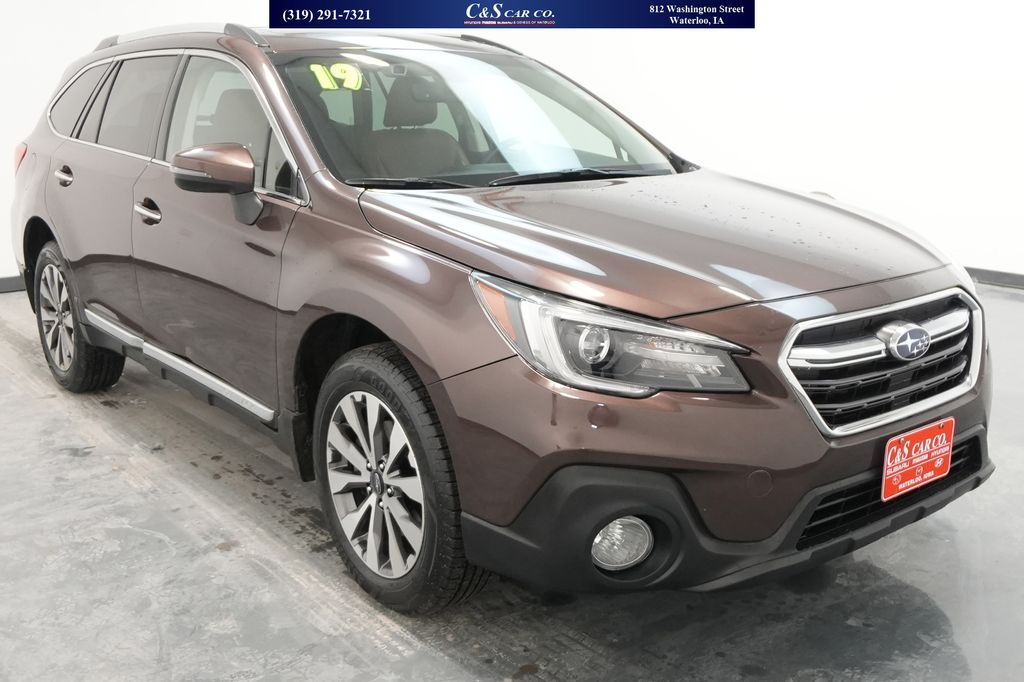 2019 Subaru Outback Touring's photo