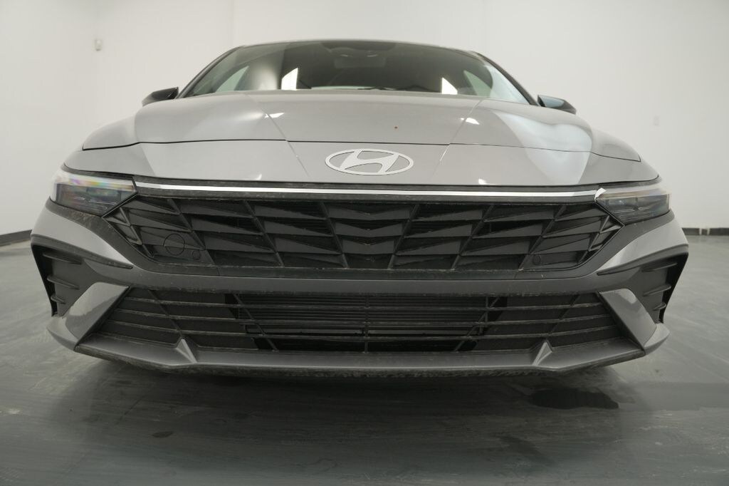 Used 2025 Hyundai Elantra SEL Sport Sedan