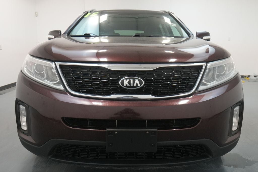 Used 2015 Kia Sorento EX with VIN 5XYKUDA77FG637485 for sale in Waterloo, IA