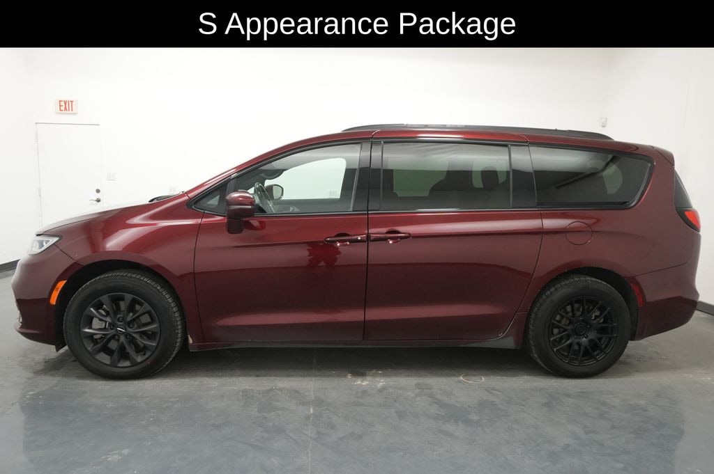 Used 2021 Chrysler Pacifica Touring L Van Passenger Van