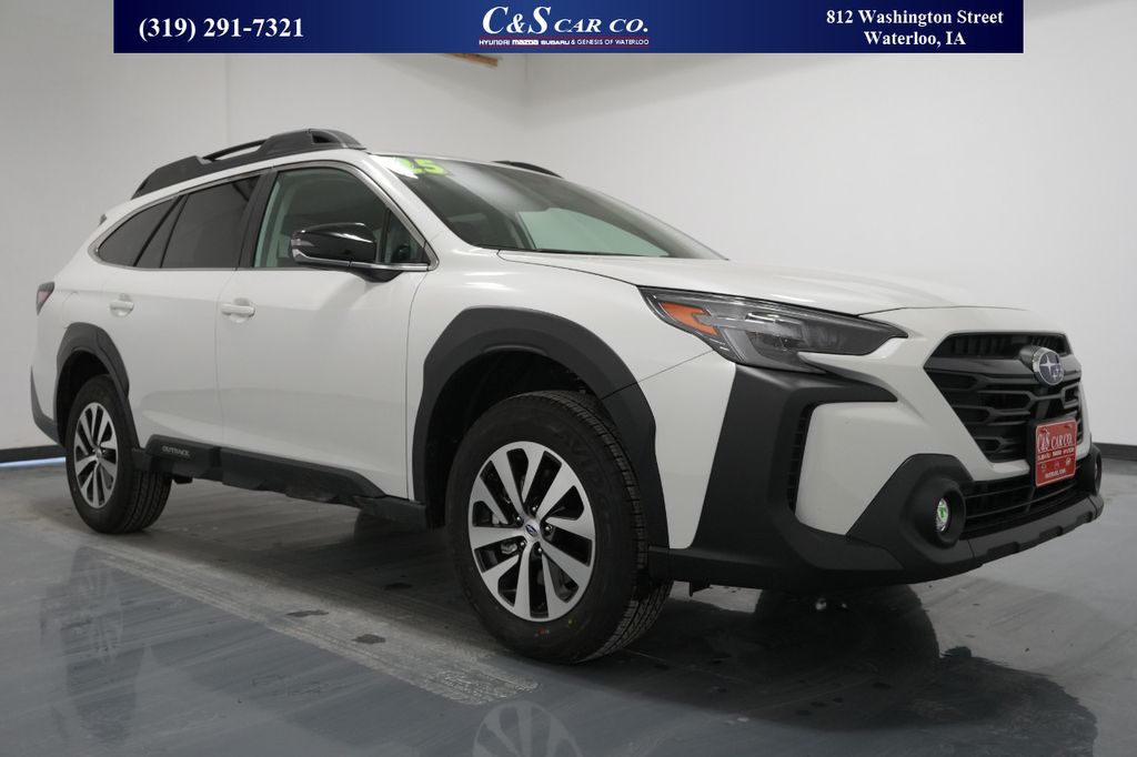 2025 Subaru Outback Premium's photo