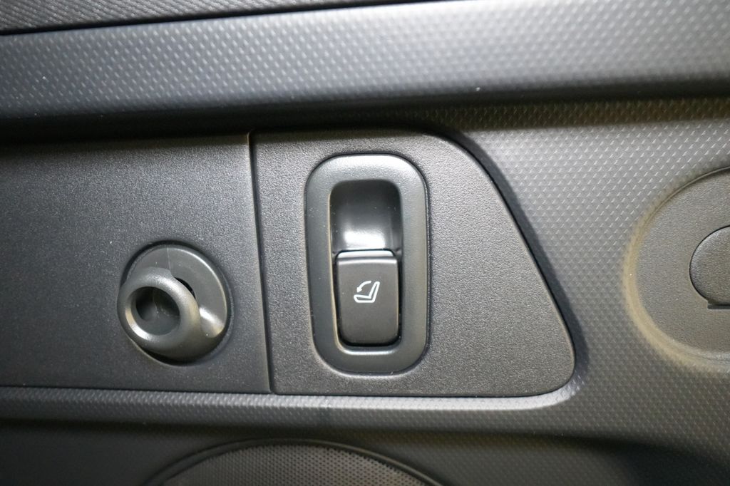 2026 Subaru Forester Touring - Photo 27