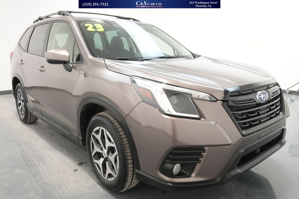 2023 Subaru Forester Premium's photo