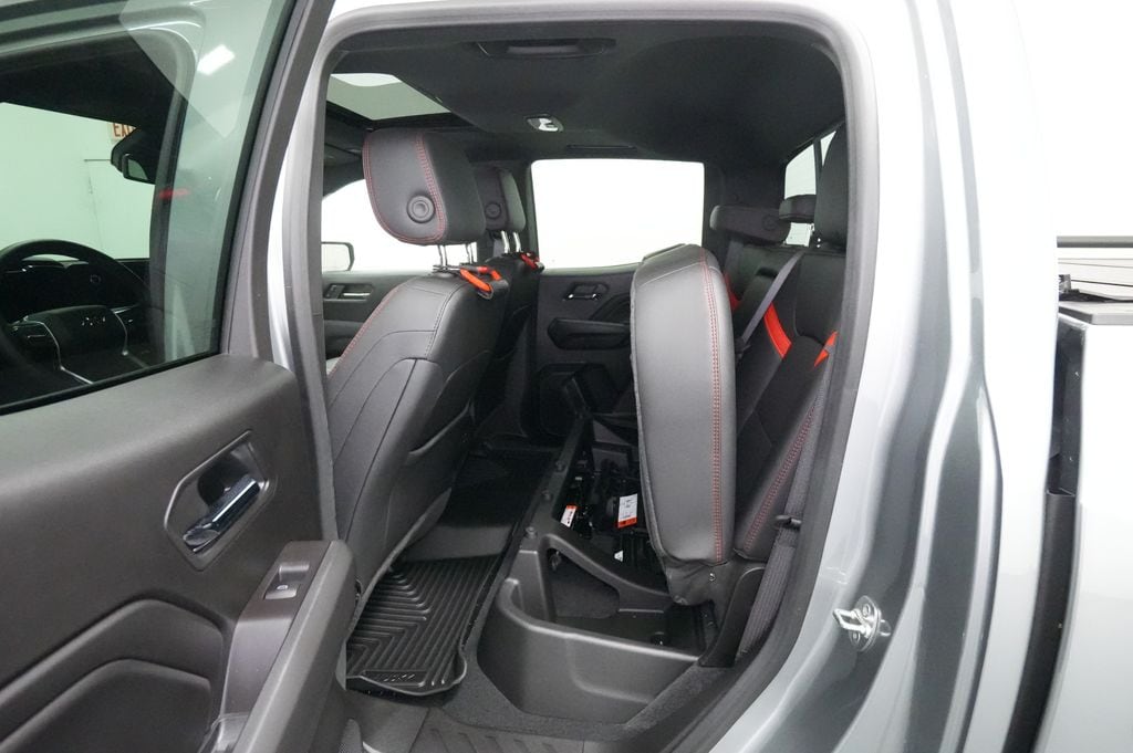 2025 Chevrolet Colorado Z71 - Photo 24