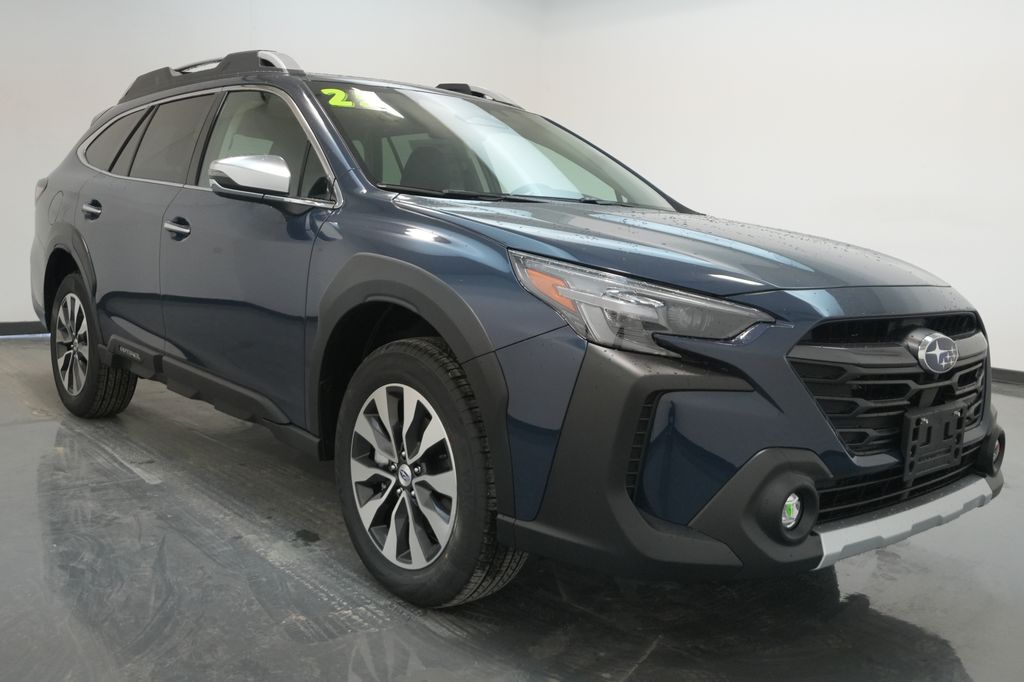 2025 Subaru Outback Touring's photo