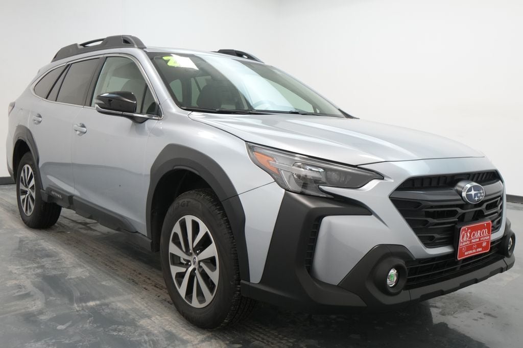 2025 Subaru Outback Premium's photo