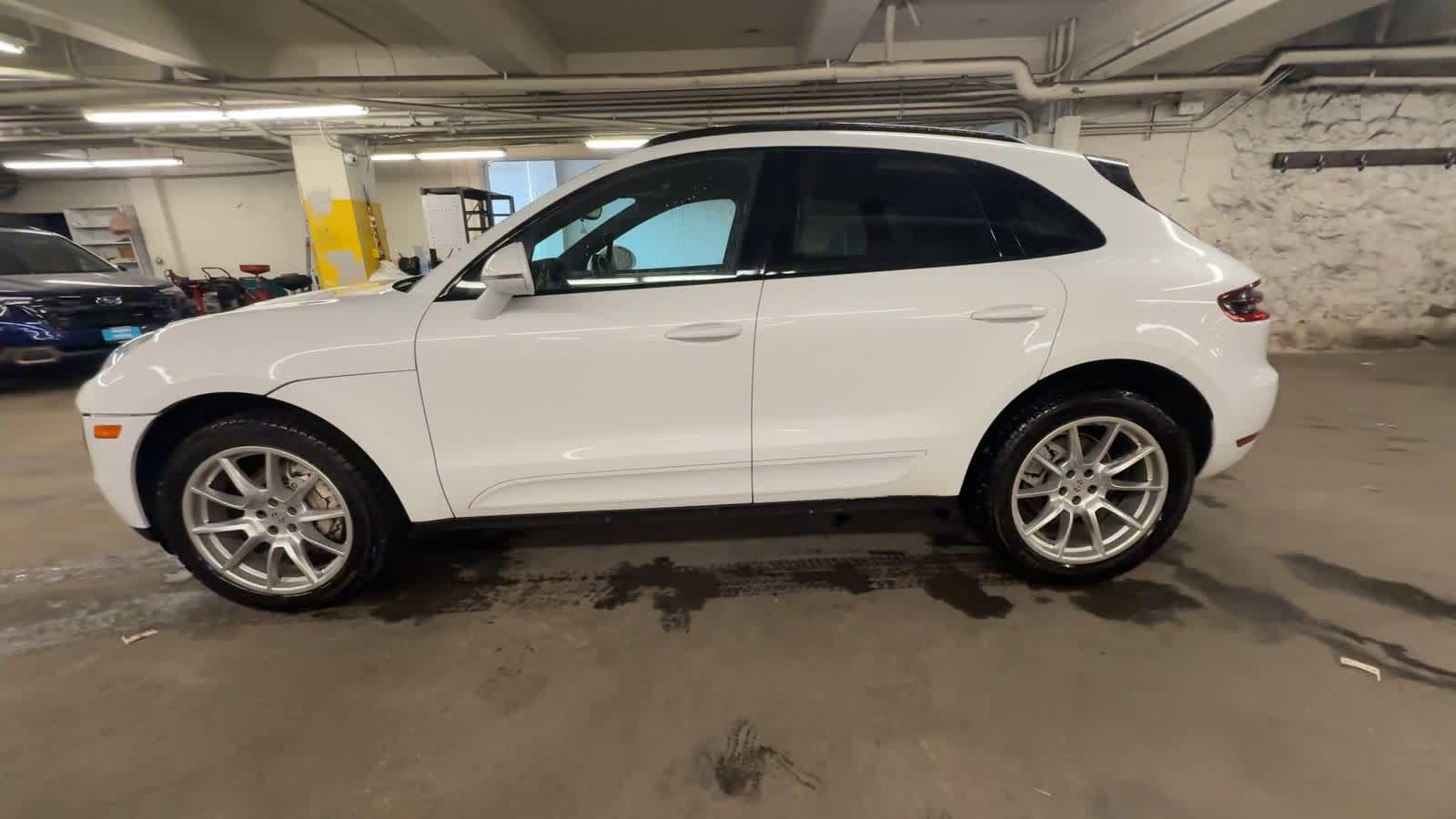 Thumbnail: 2017 Porsche Macan - 5