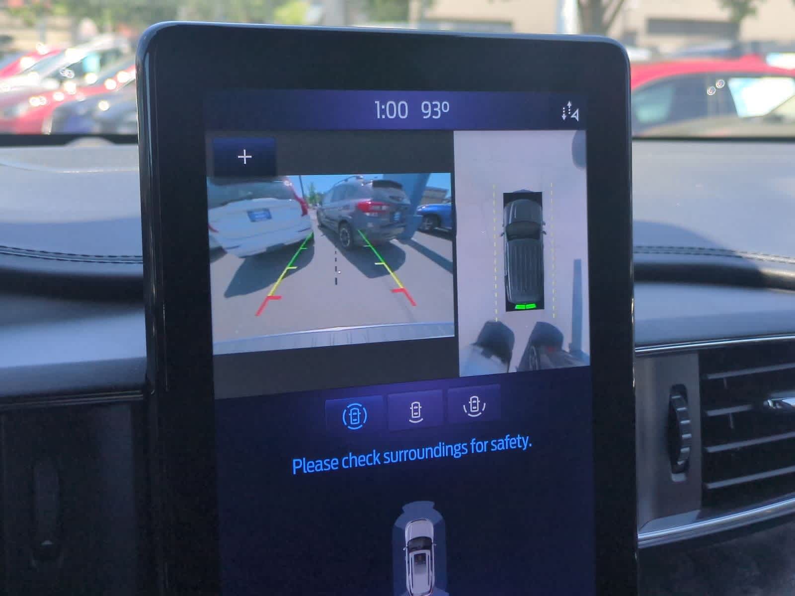 Thumbnail: 2021 Ford Explorer - 31