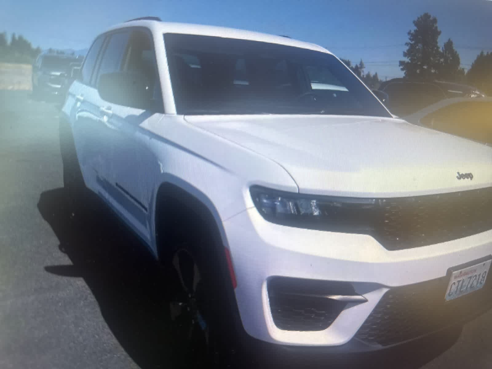 Thumbnail: 2023 Jeep Grand Cherokee - 8