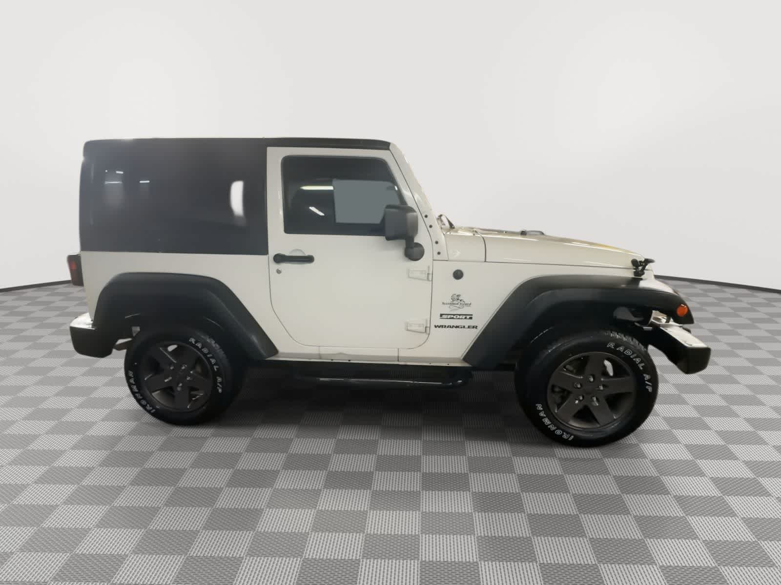 Thumbnail: 2013 Jeep Wrangler - 6