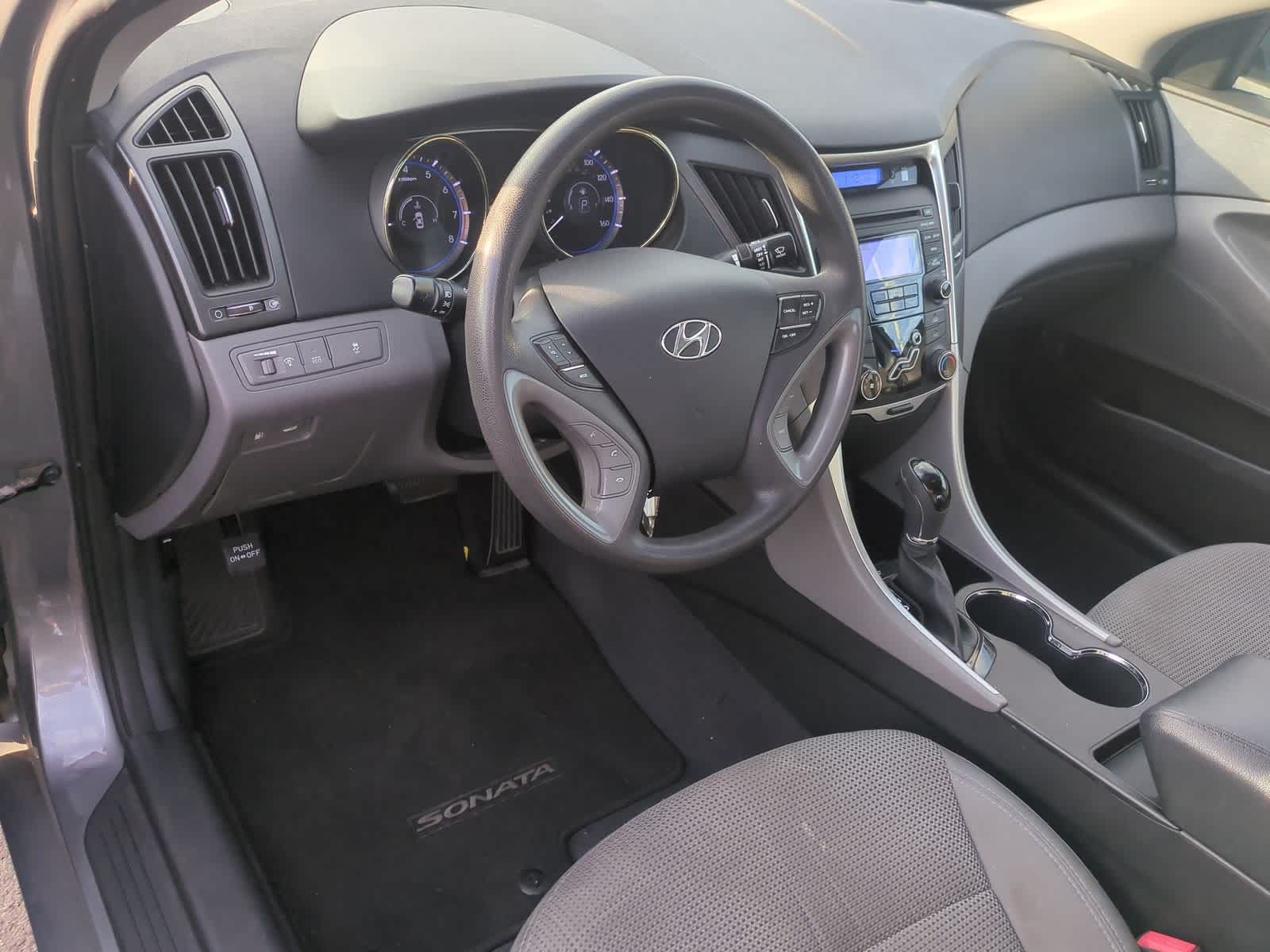 Thumbnail: 2013 Hyundai Sonata - 10