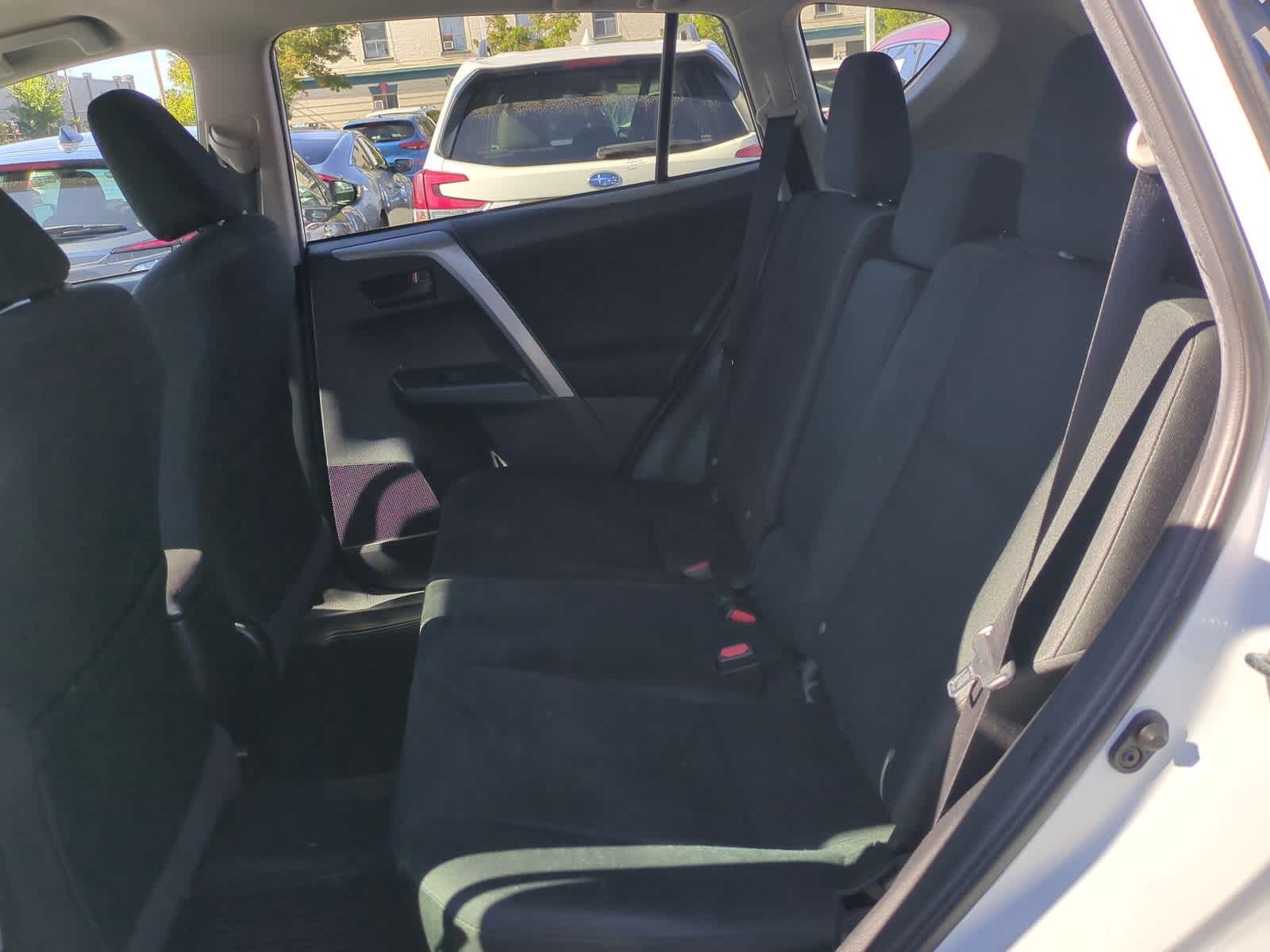 Thumbnail: 2018 Toyota RAV4 - 20