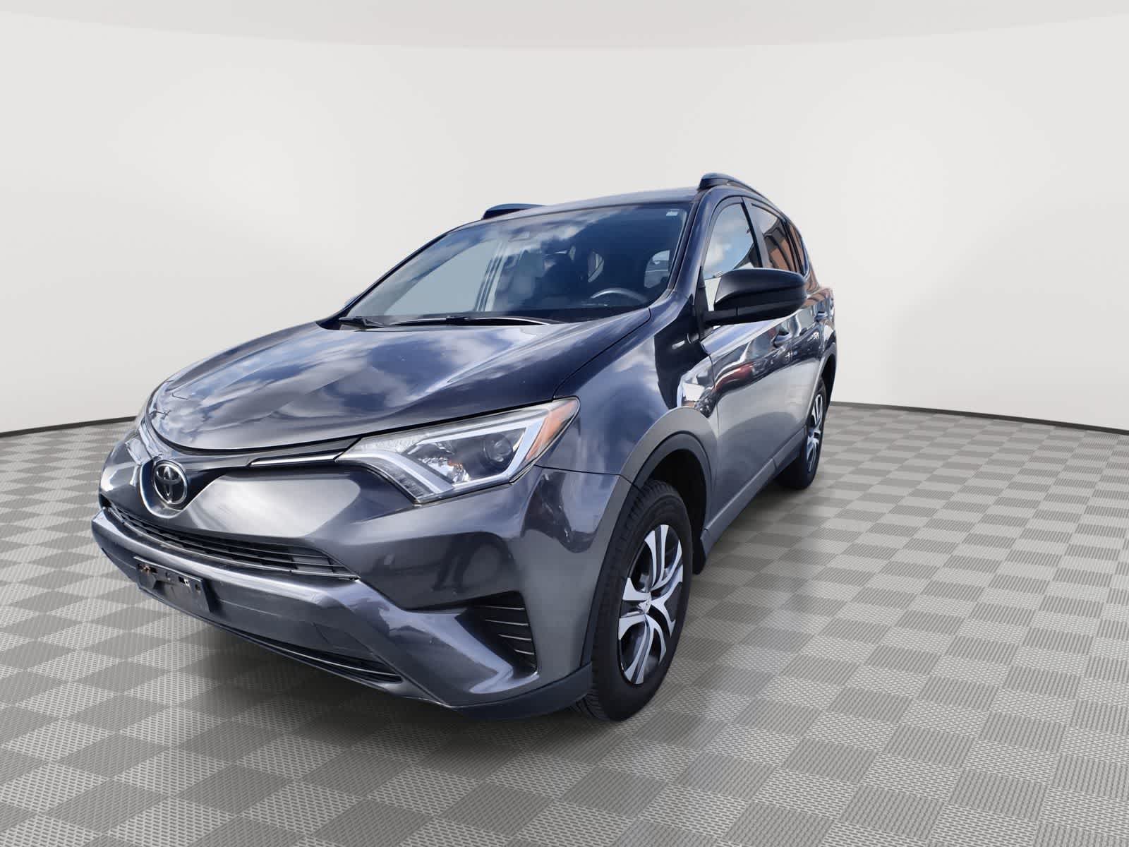 Thumbnail: 2017 Toyota RAV4 - 4