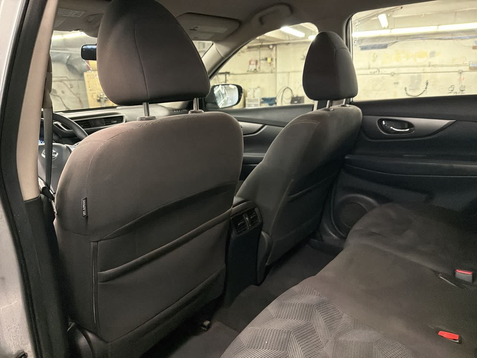 Thumbnail: 2015 Nissan Rogue - 18