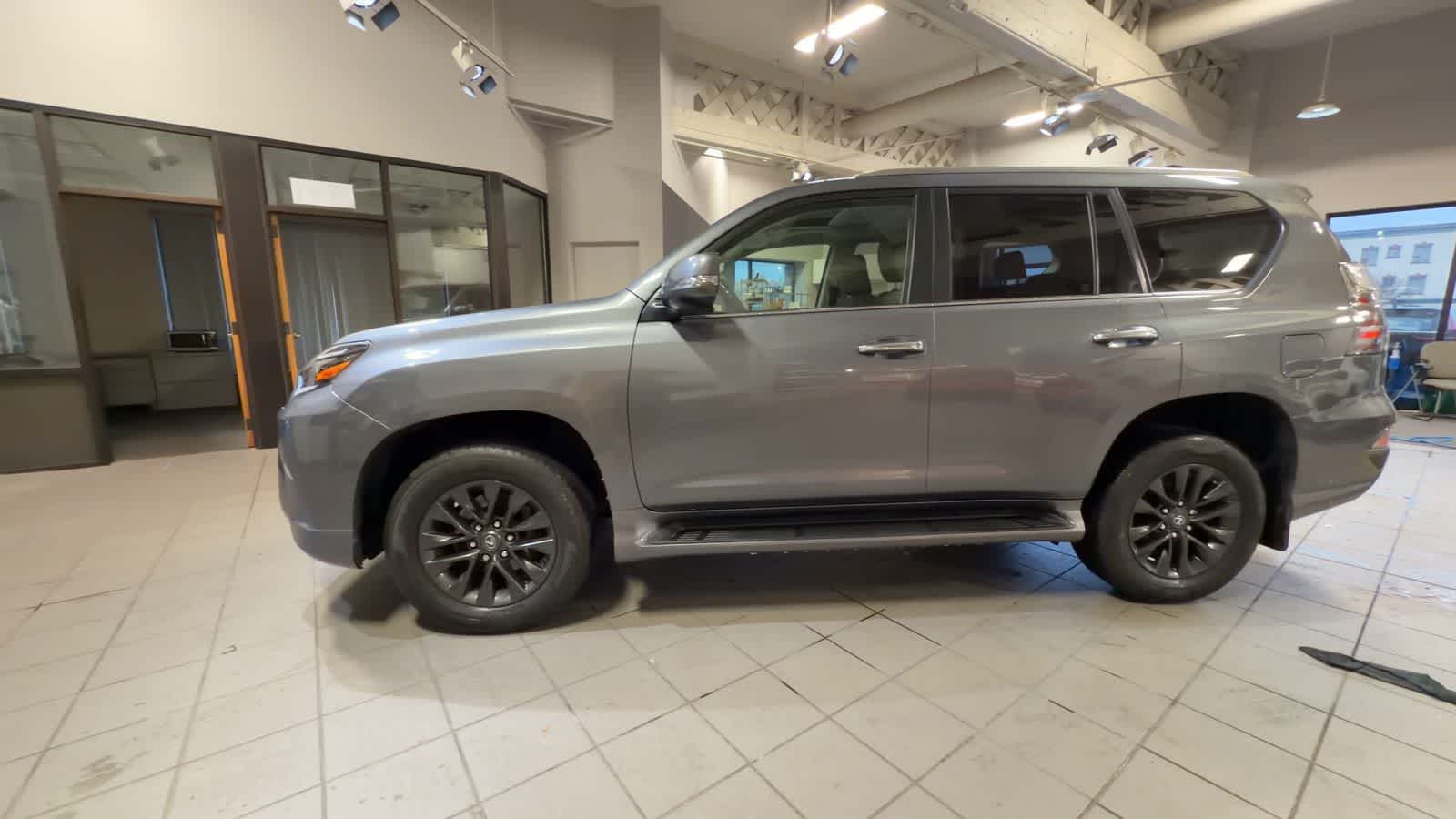 Thumbnail: 2020 Lexus GX - 5