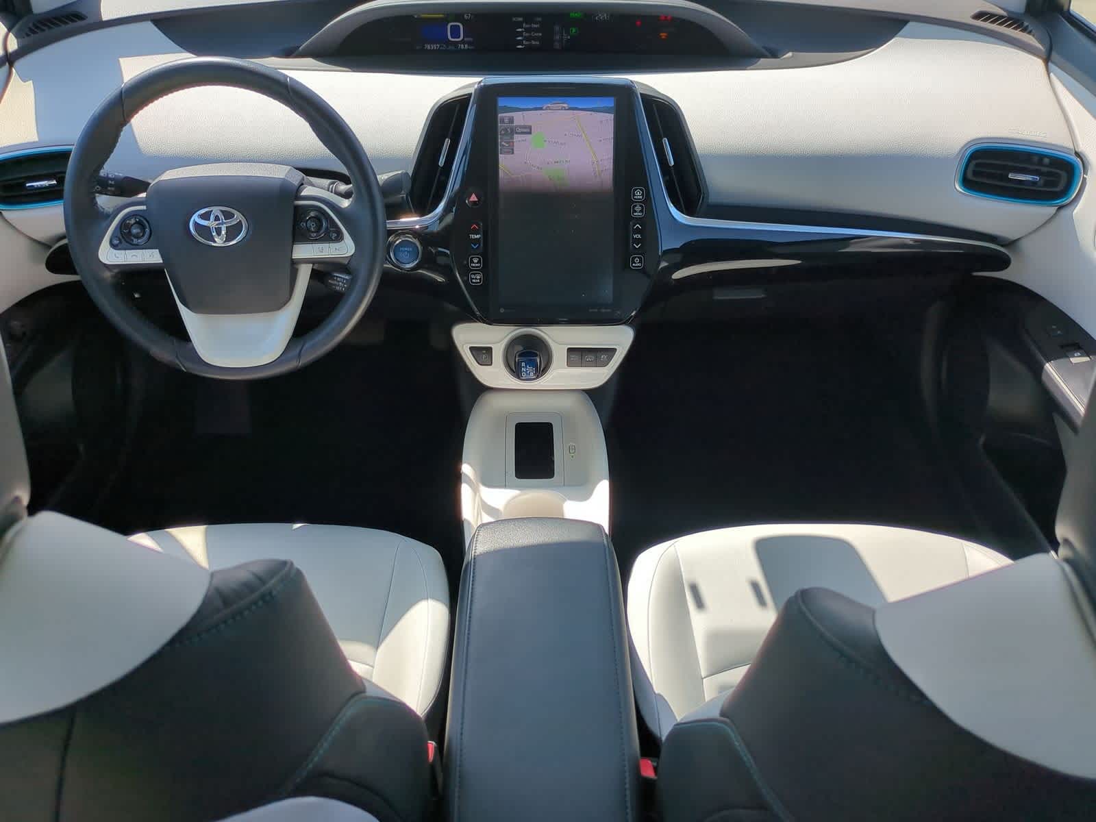 Thumbnail: 2017 Toyota Prius Prime - 16