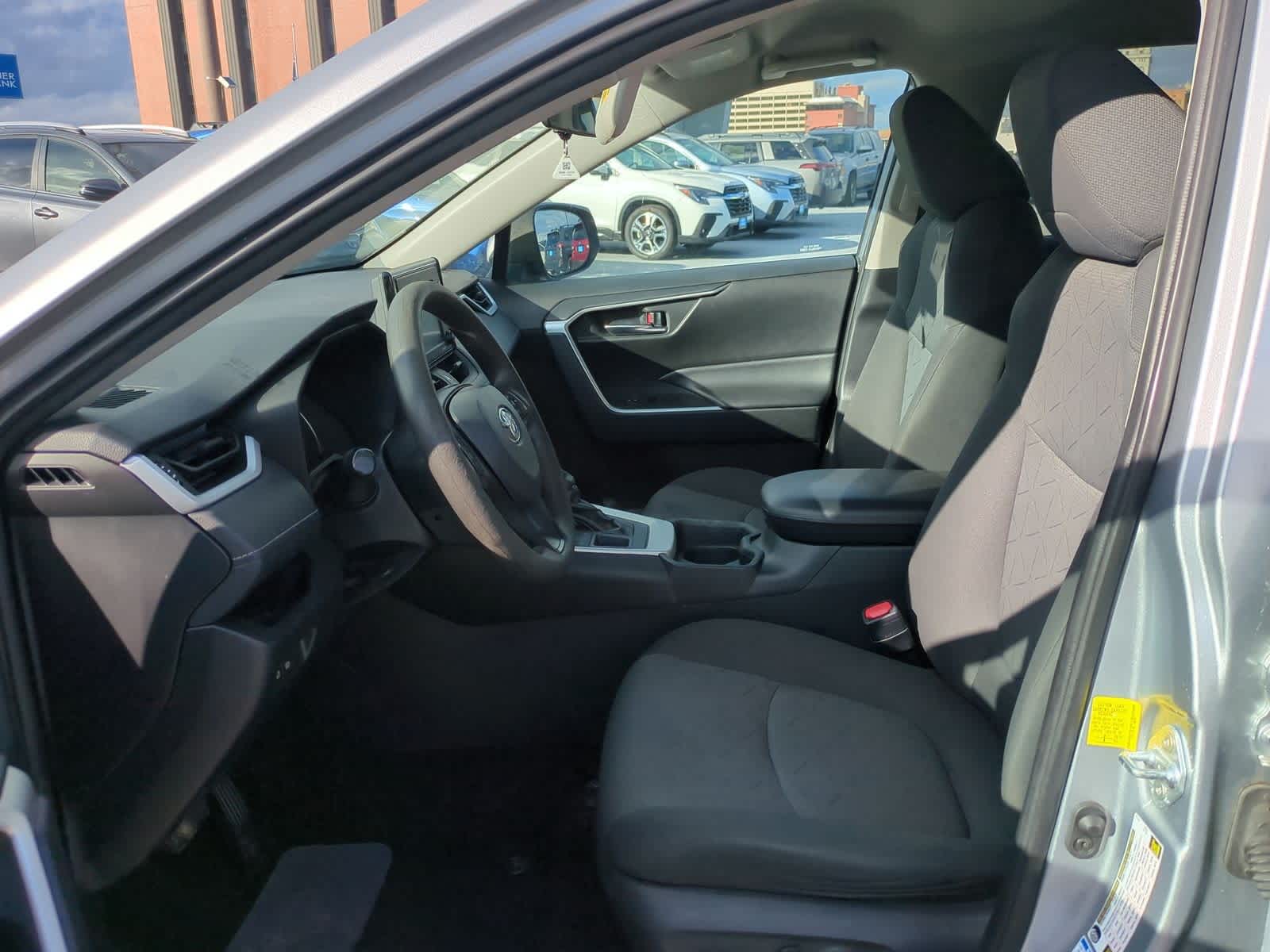 Thumbnail: 2020 Toyota RAV4 - 17