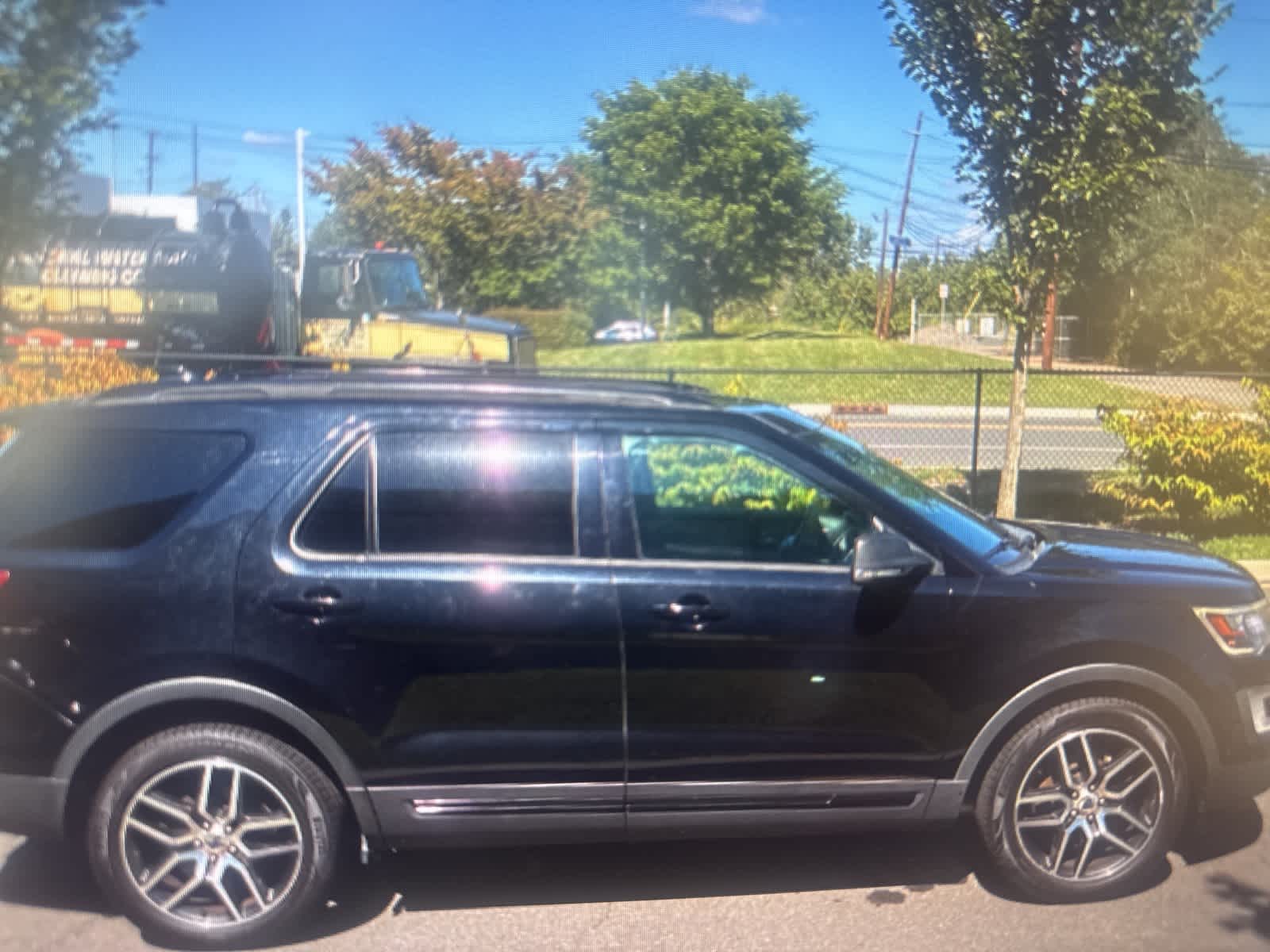 Thumbnail: 2017 Ford Explorer - 6