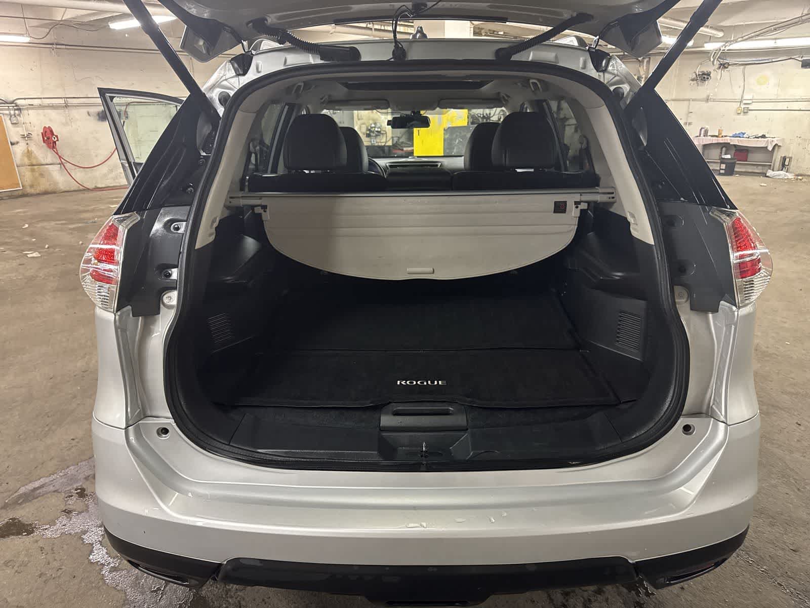 Thumbnail: 2016 Nissan Rogue - 30