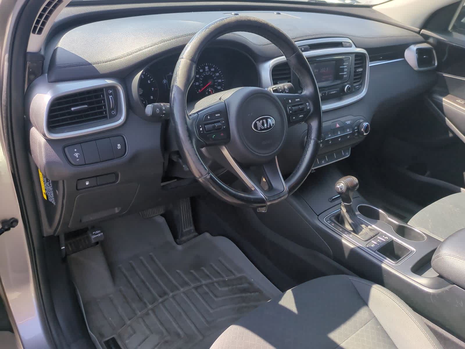 Thumbnail: 2016 Kia Sorento - 10