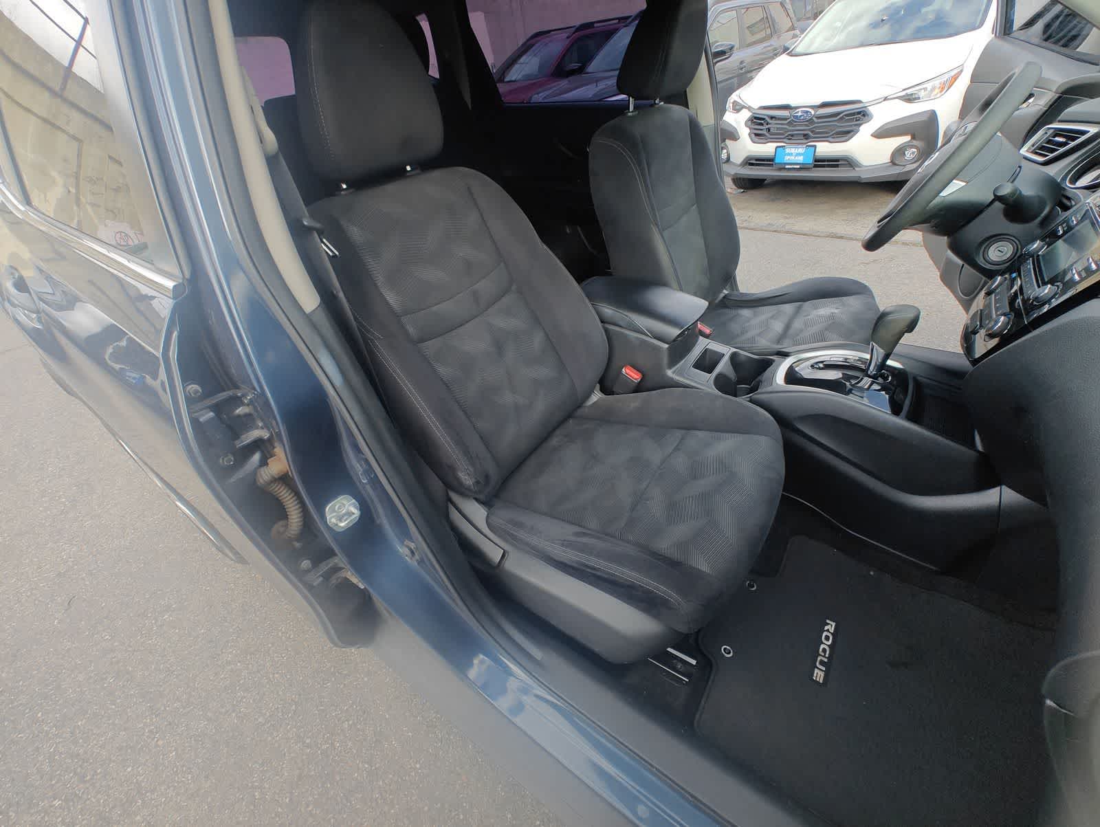 Thumbnail: 2016 Nissan Rogue - 21