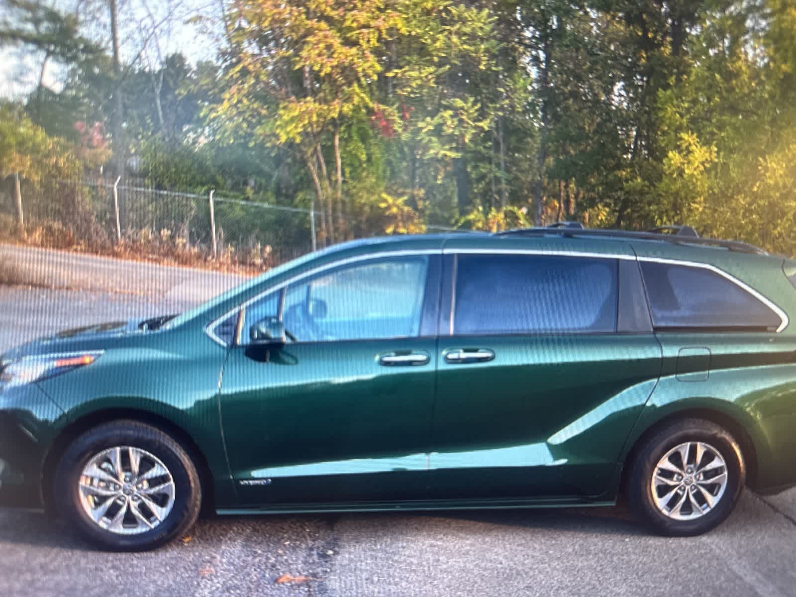 Thumbnail: 2021 Toyota Sienna - 2