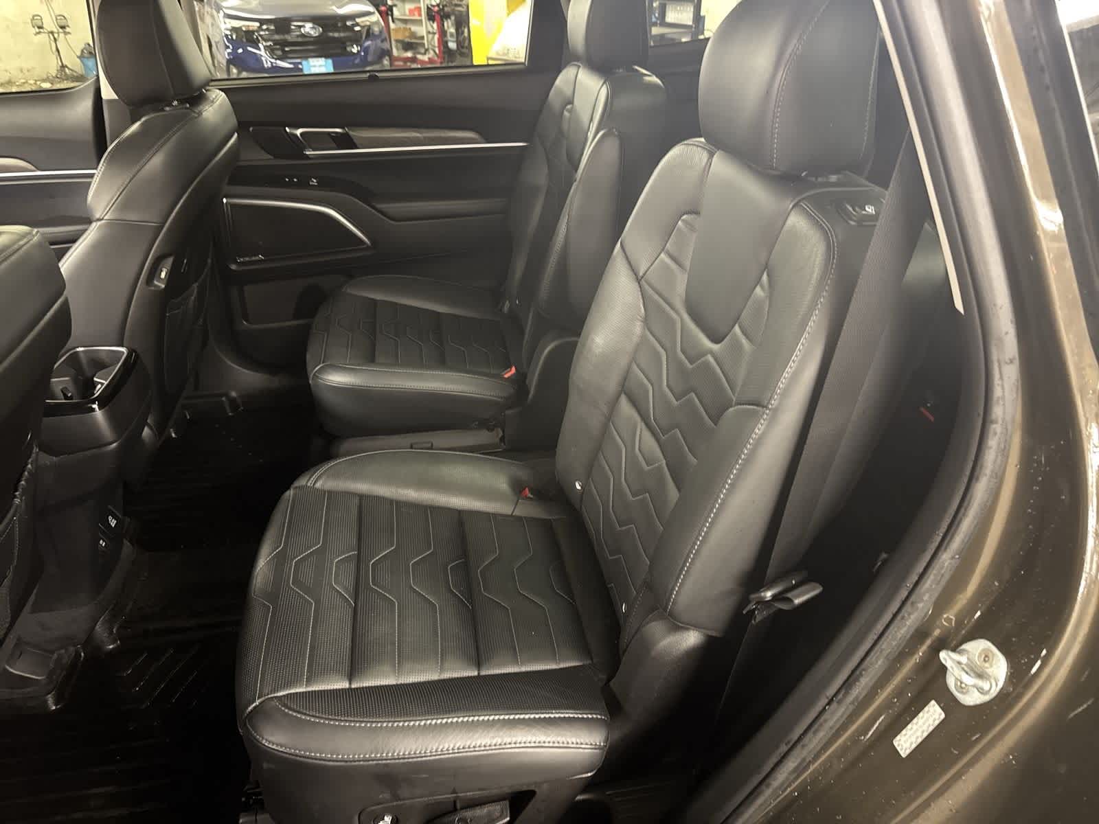 Thumbnail: 2020 Kia Telluride - 18