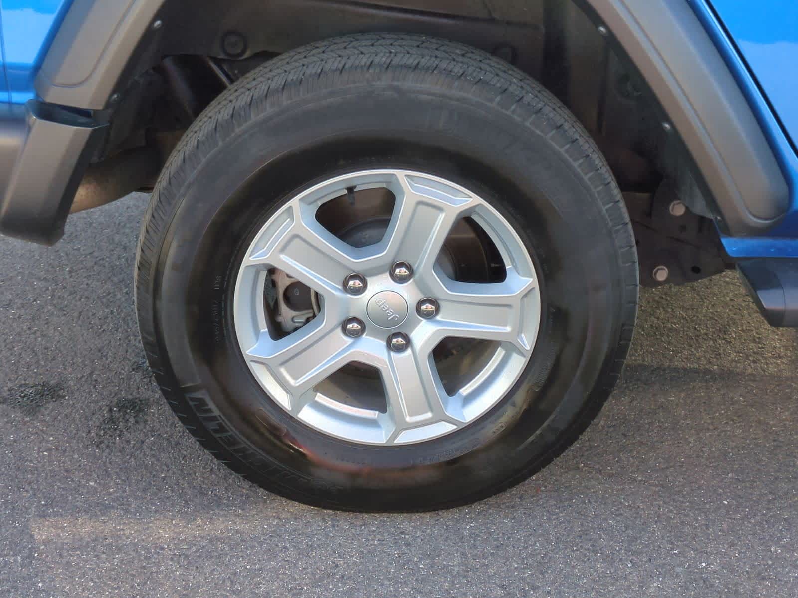 Thumbnail: 2022 Jeep Wrangler - 14