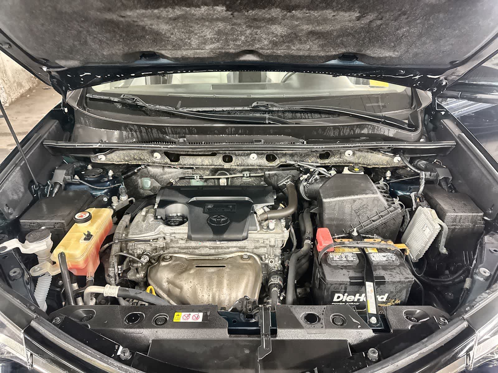 Thumbnail: 2018 Toyota RAV4 - 15