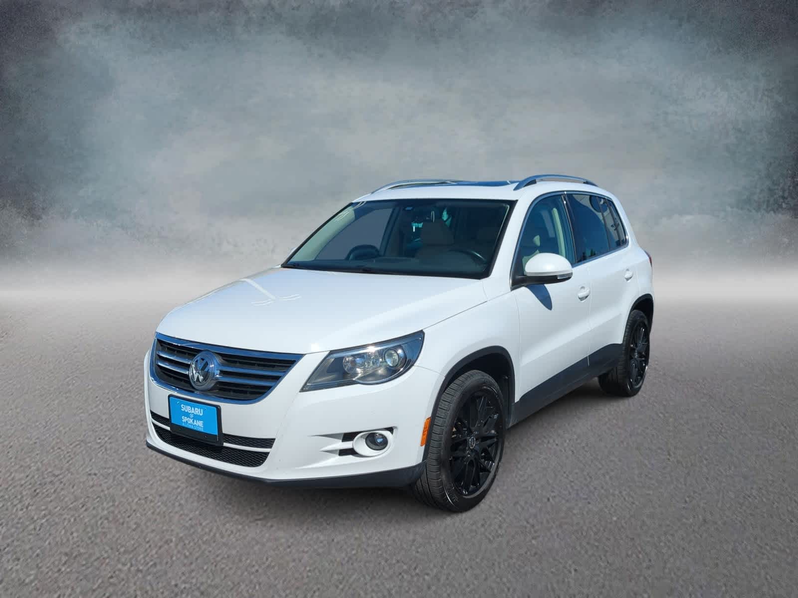 Thumbnail: 2011 Volkswagen Tiguan - 4